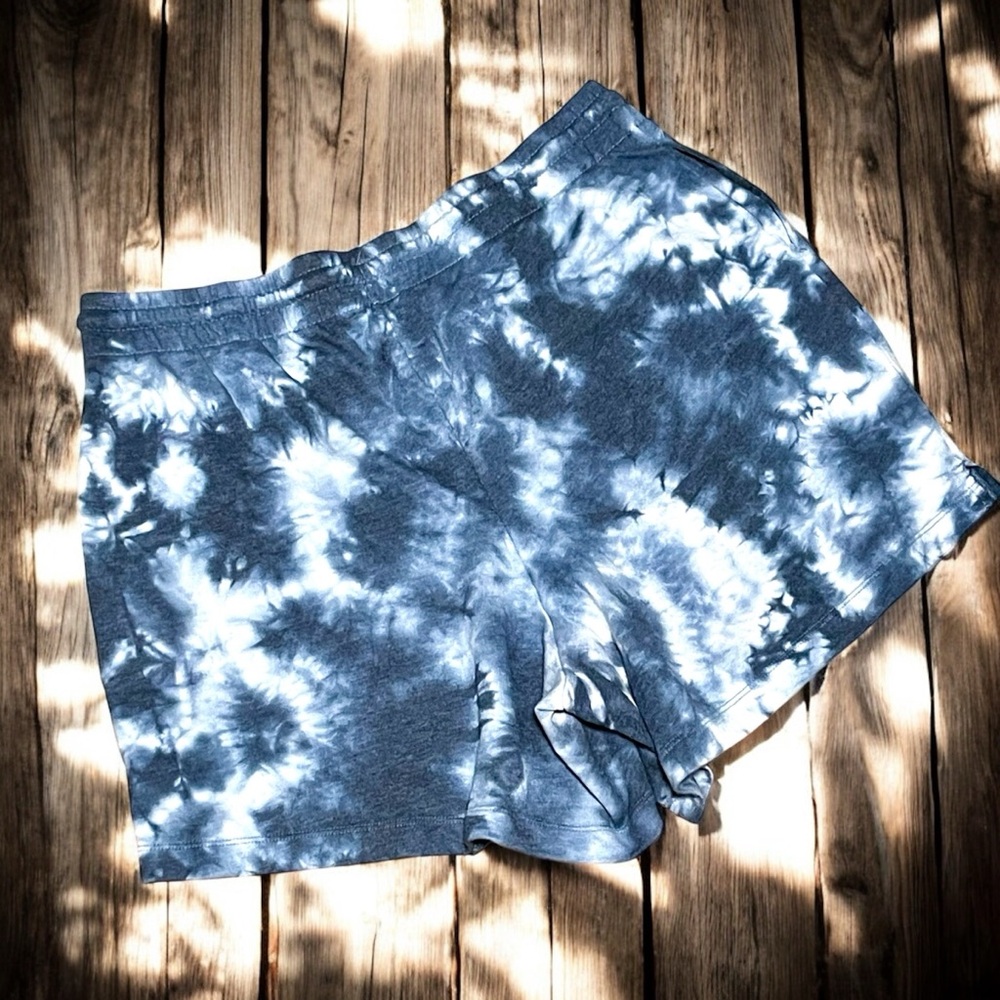 Women’s Danskin size Large blue tie dye shorts - Picture 2 of 4
